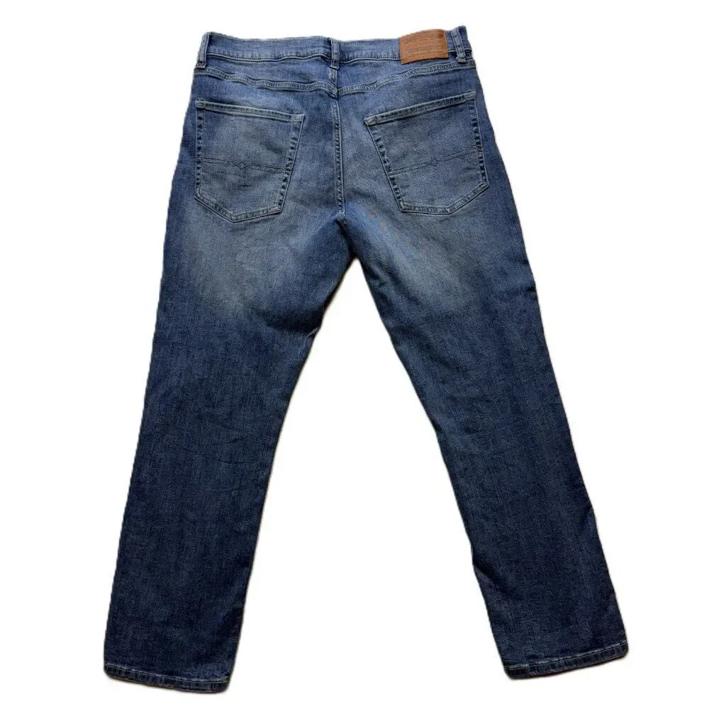 Lucky Brand Men’s Jeans 34x30 – Medium Wash Denim – Classic Straight Fit